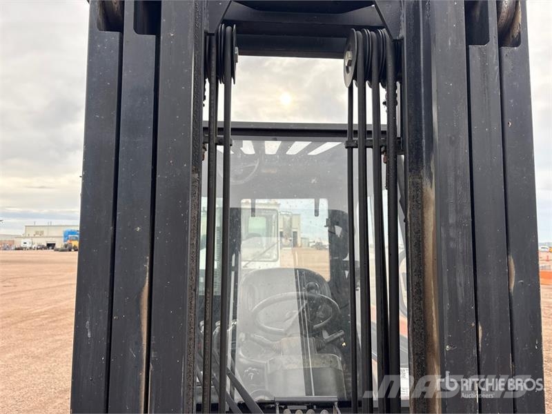Load King LK 6MC42 6000 lb 4x4 Rough Terrain Forklift Maastotrukit