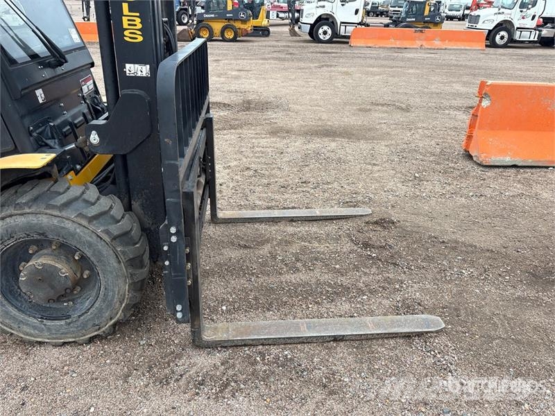 Load King LK 6MC42 6000 lb 4x4 Rough Terrain Forklift Maastotrukit