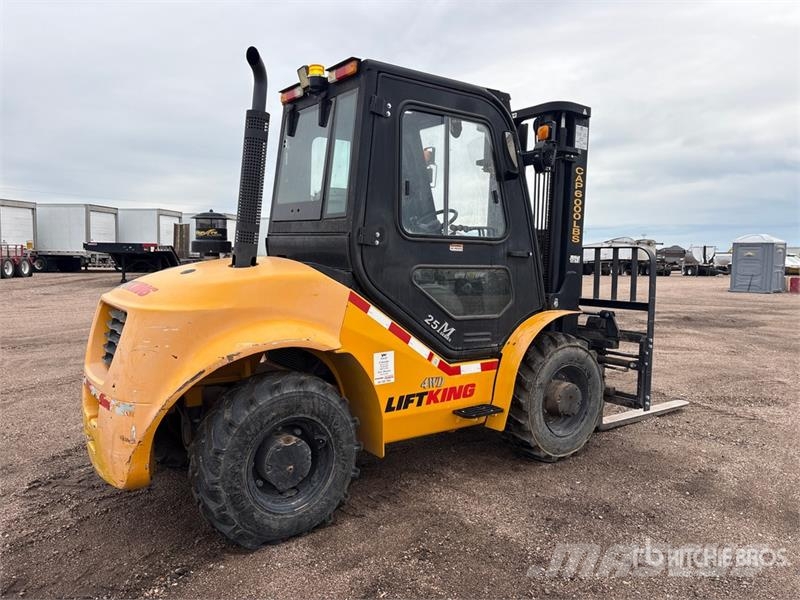 Load King LK 6MC42 6000 lb 4x4 Rough Terrain Forklift Maastotrukit