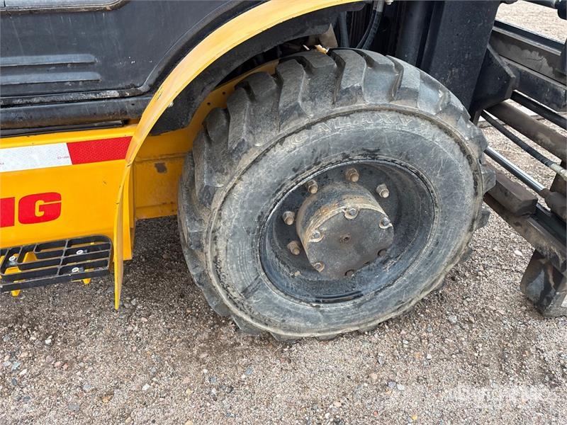 Load King LK 6MC42 6000 lb 4x4 Rough Terrain Forklift Maastotrukit