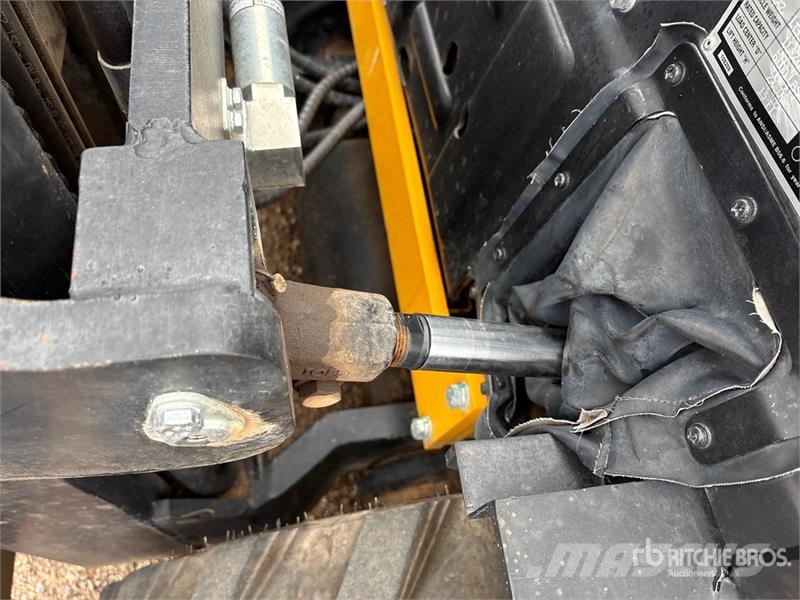 Load King LK 6MC42 6000 lb 4x4 Rough Terrain Forklift Maastotrukit