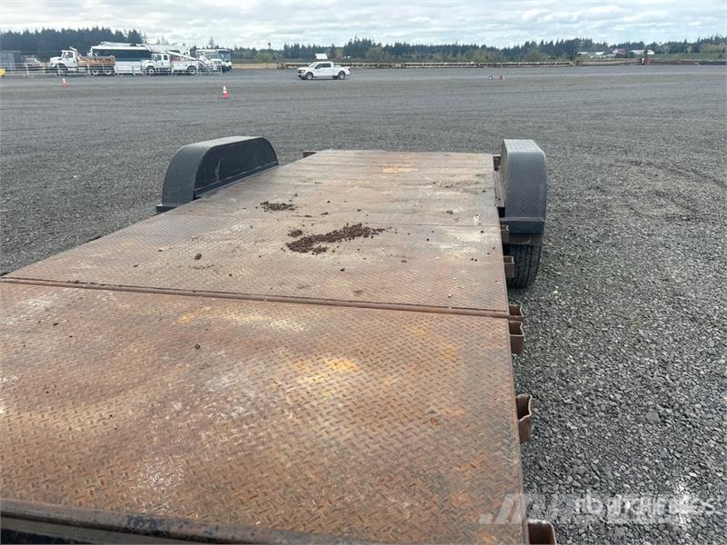 Load Trail 24 ft T/A Tilt Deck Trailer Caricatore basso