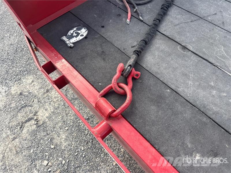 Load Trail 7000 lb 21 ft T/A Equipment Trailer Remolques para transporte de vehículos
