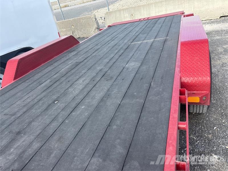 Load Trail 7000 lb 21 ft T/A Equipment Trailer Remolques para transporte de vehículos