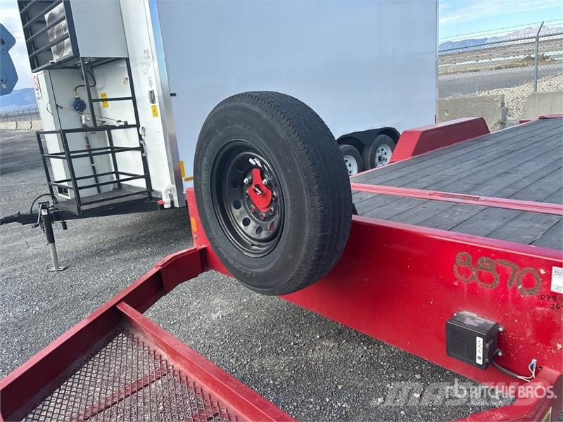 Load Trail 7000 lb 21 ft T/A Equipment Trailer Remolques para transporte de vehículos