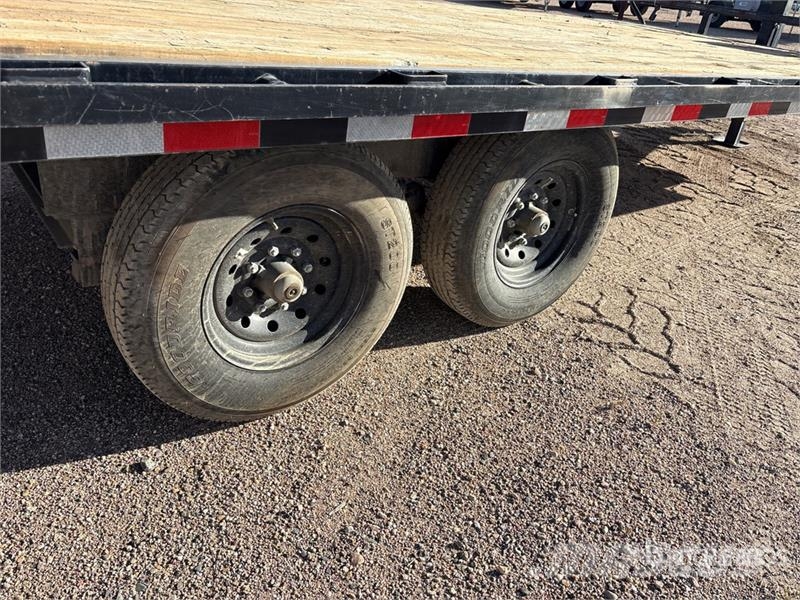Load Trail LDTL303104 20 ft T/A Equipment Trailer Prikolice za prevoz vozil