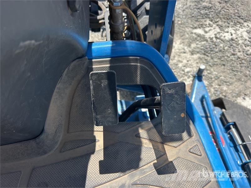 LS MT225SH 4WD Utility Tractor Kompaktie traktori