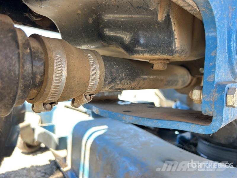 LS MT225SH 4WD Utility Tractor Kompaktie traktori