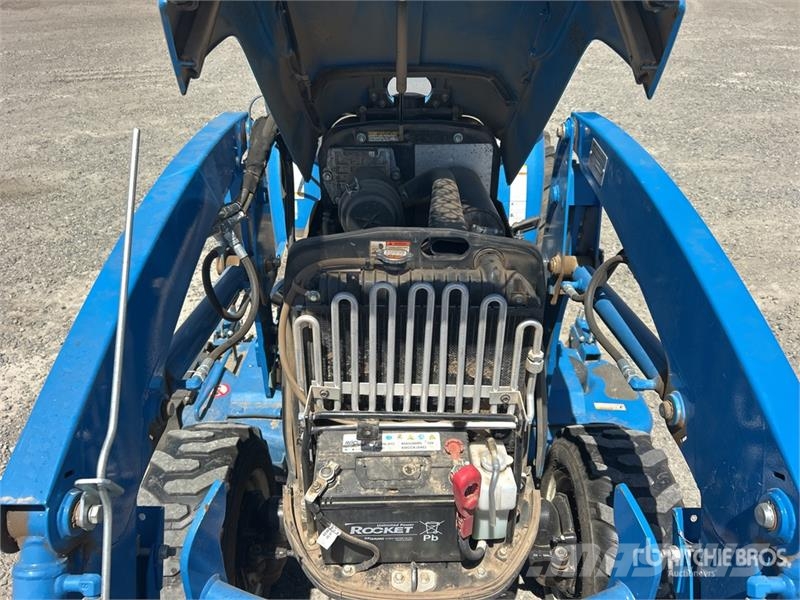 LS MT225SH 4WD Utility Tractor Kompaktie traktori