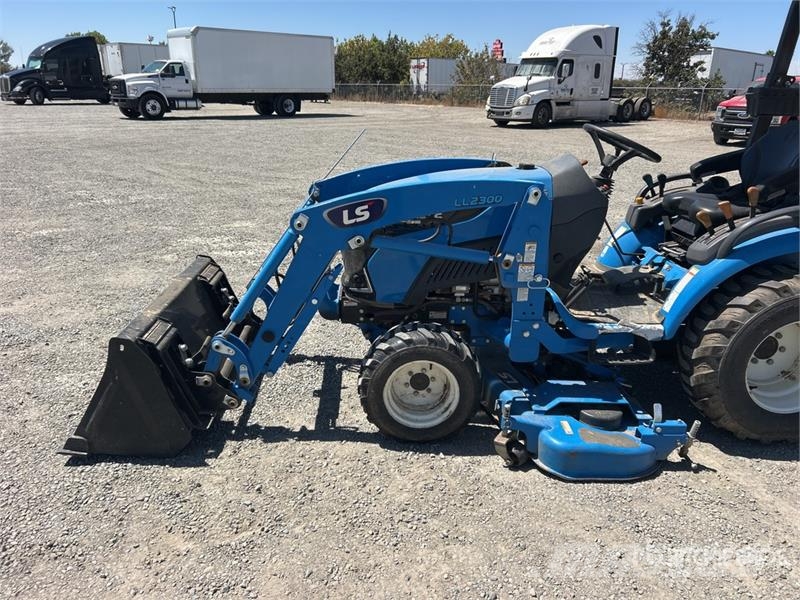 LS MT225SH 4WD Utility Tractor Kompaktie traktori