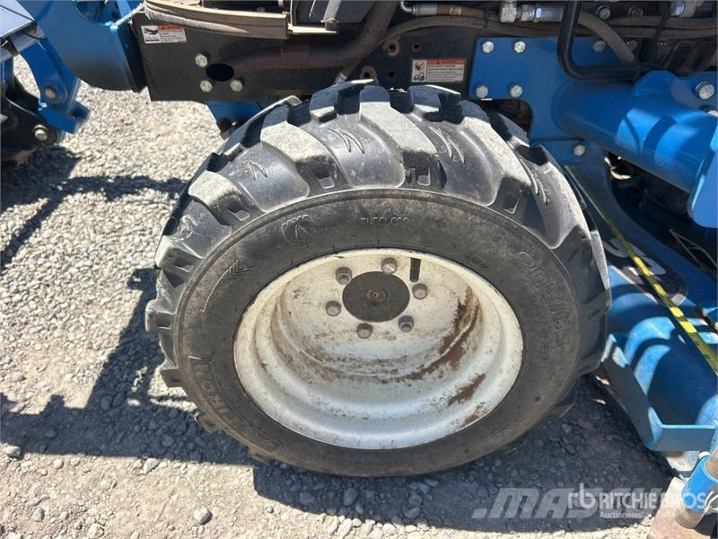 LS MT225SH 4WD Utility Tractor Kompaktie traktori