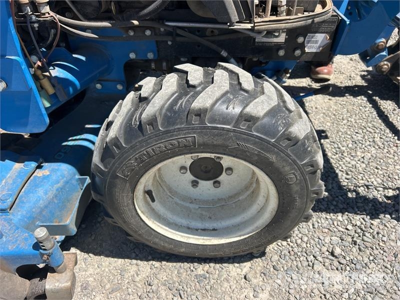 LS MT225SH 4WD Utility Tractor Kompaktie traktori