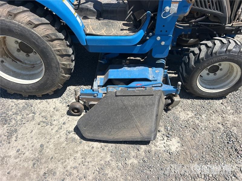 LS MT225SH 4WD Utility Tractor Kompaktie traktori
