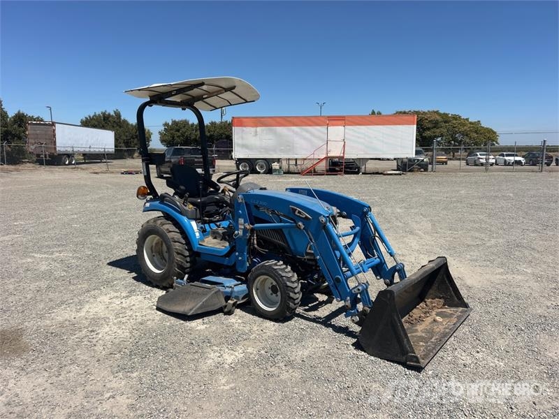 LS MT225SH 4WD Utility Tractor Kompaktie traktori