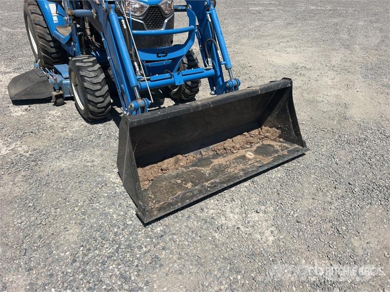 LS MT225SH 4WD Utility Tractor Kompaktie traktori