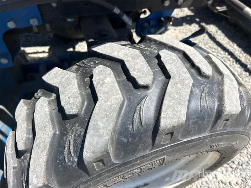 LS MT225SH 4WD Utility Tractor Kompaktie traktori