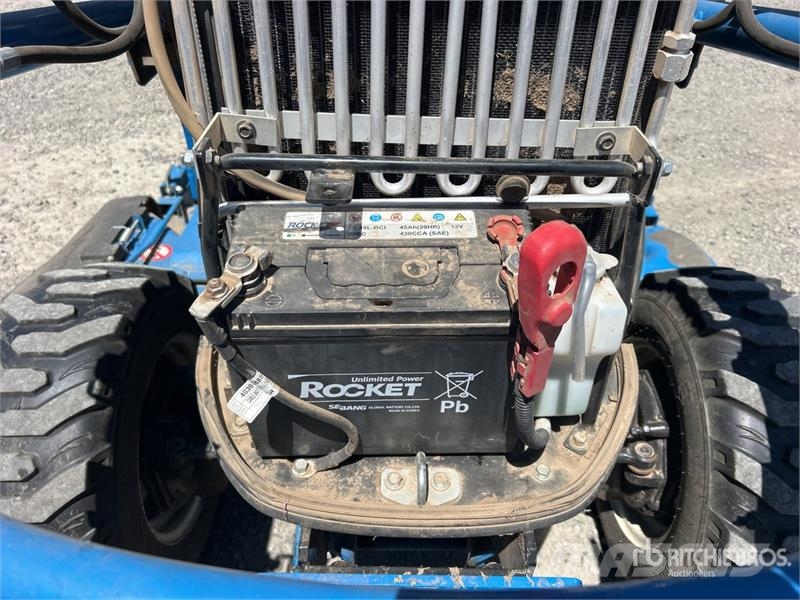 LS MT225SH 4WD Utility Tractor Kompaktie traktori