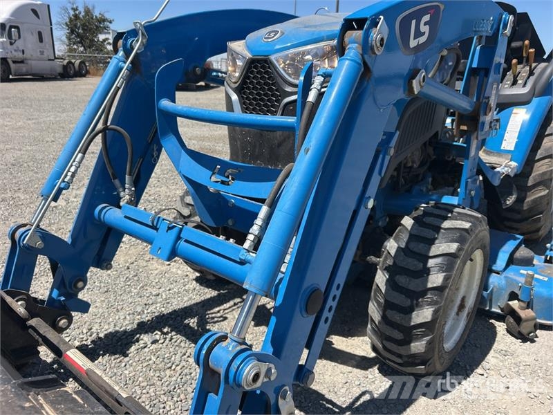 LS MT225SH 4WD Utility Tractor Kompaktie traktori