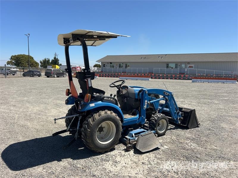 LS MT225SH 4WD Utility Tractor Kompaktie traktori