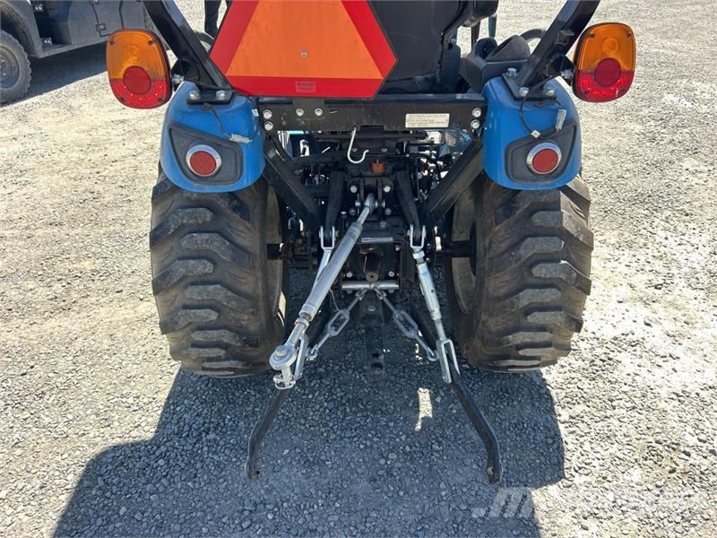 LS MT225SH 4WD Utility Tractor Kompaktie traktori