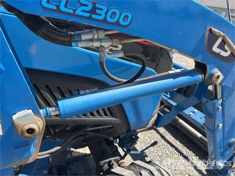 LS MT225SH 4WD Utility Tractor Kompaktie traktori