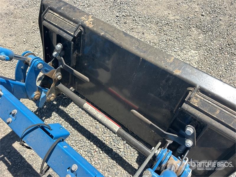 LS MT225SH 4WD Utility Tractor Kompaktie traktori