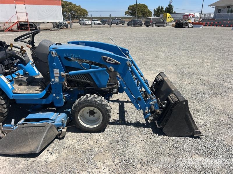 LS MT225SH 4WD Utility Tractor Kompaktie traktori