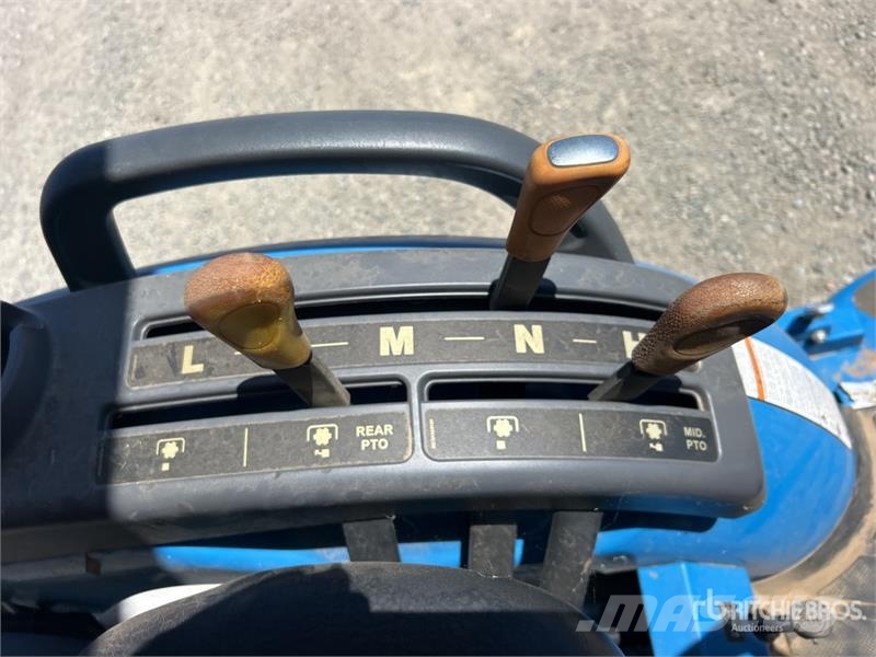 LS MT225SH 4WD Utility Tractor Kompaktie traktori