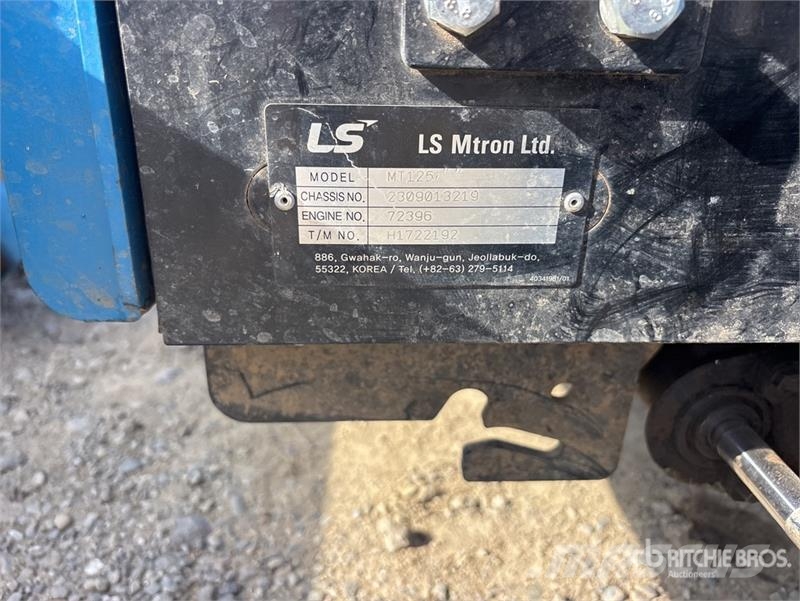 LS Mtron LSMT125 Utility Tractor Compact tractors