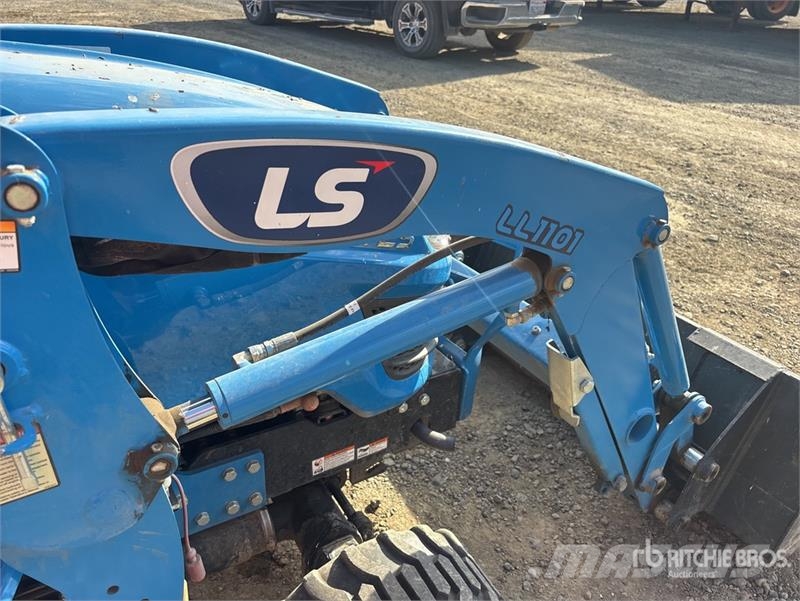 LS Mtron LSMT125 Utility Tractor Compact tractors
