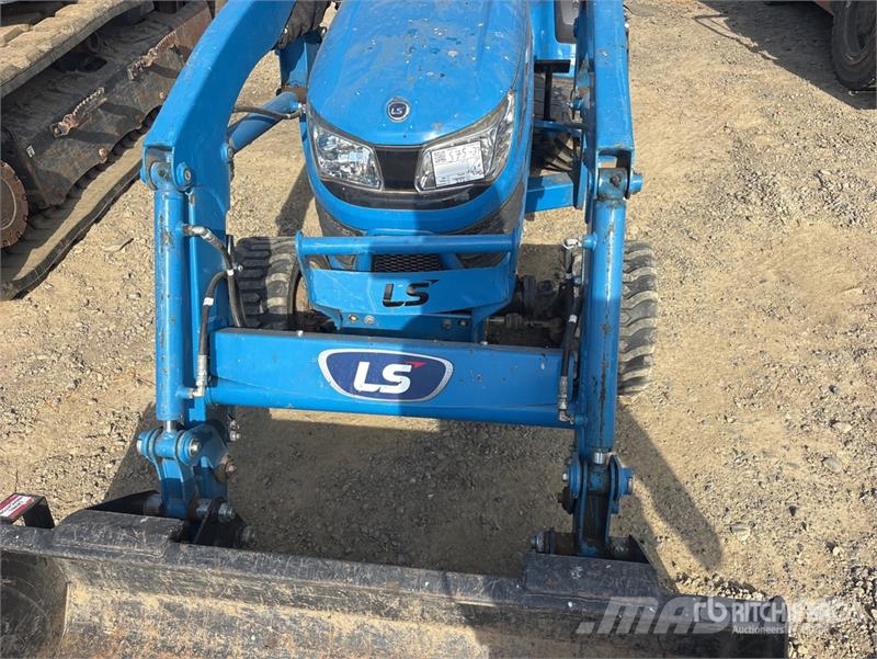 LS Mtron LSMT125 Utility Tractor Compact tractors