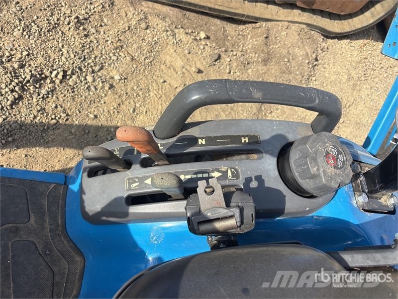 LS Mtron LSMT125 Utility Tractor Compact tractors