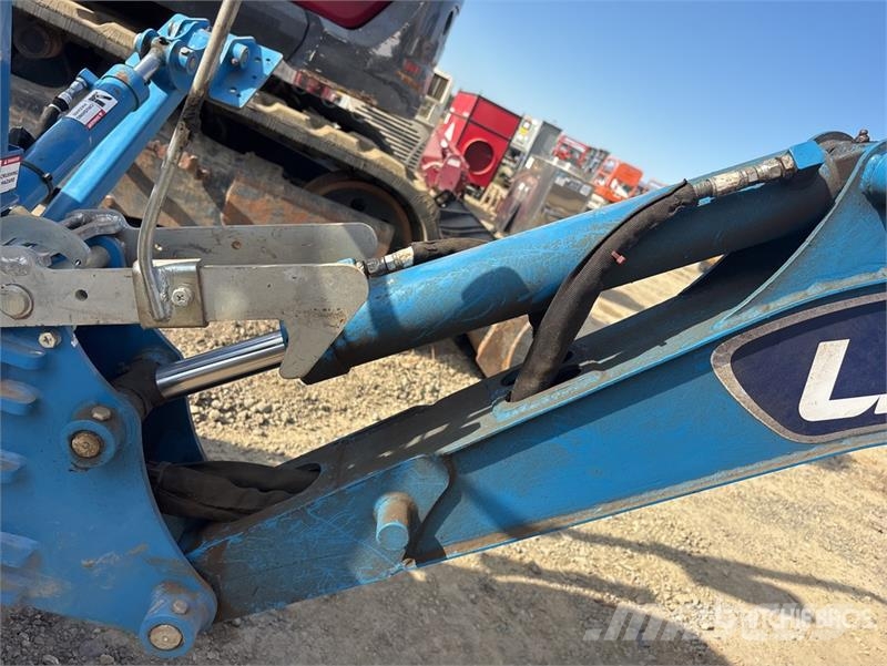 LS Mtron LSMT125 Utility Tractor Compact tractors