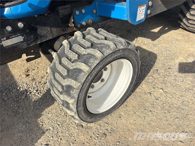 LS Mtron LSMT125 Utility Tractor Compact tractors