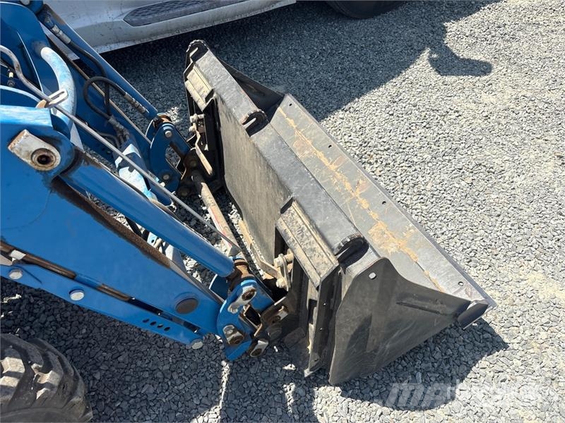 LS Mtron MT225SH Utility Tractor Taajamatraktorit