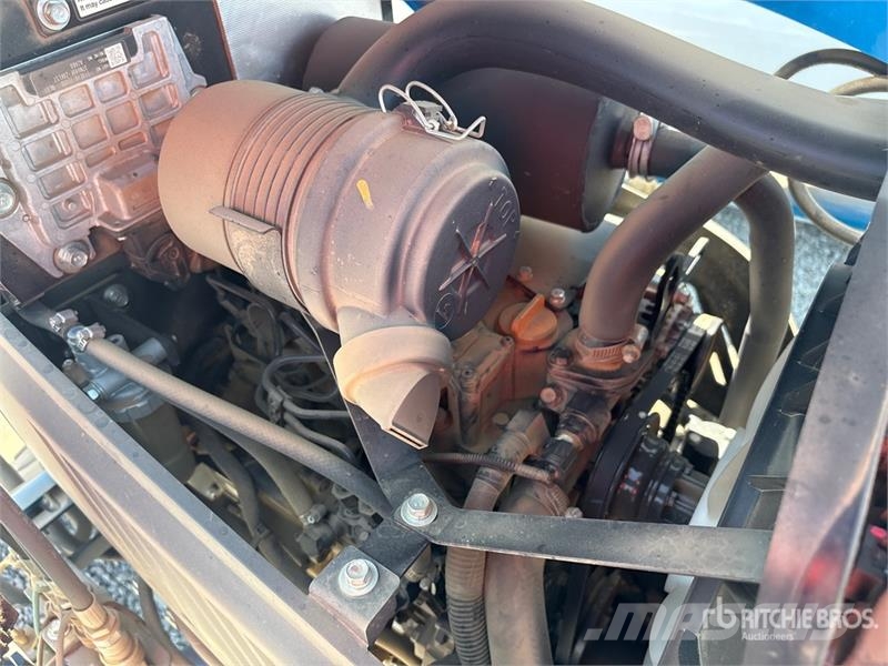 LS Mtron MT225SH Utility Tractor Taajamatraktorit