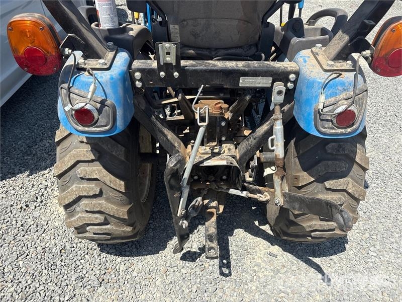 LS Mtron Utility Tractor Kompaktní traktory