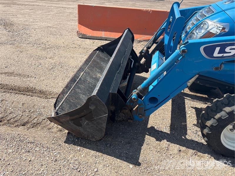 LS XR3135H Utility Tractor Compact tractors