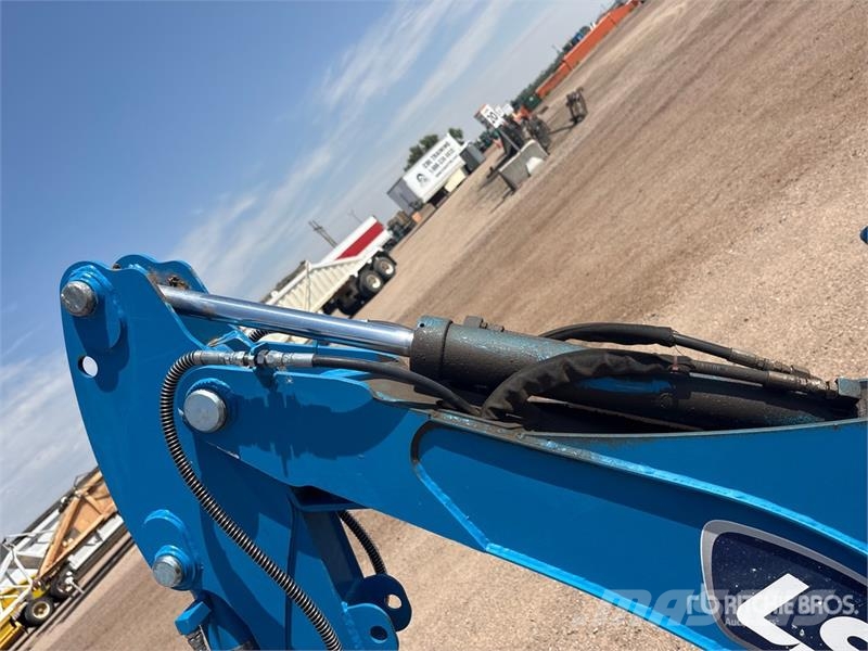 LS XR3135H Utility Tractor Compact tractors