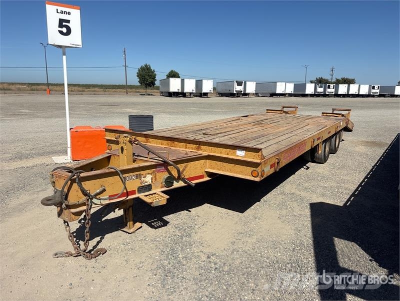 Lucon 25 ft T/A Equipment Trailer Oprijwagen