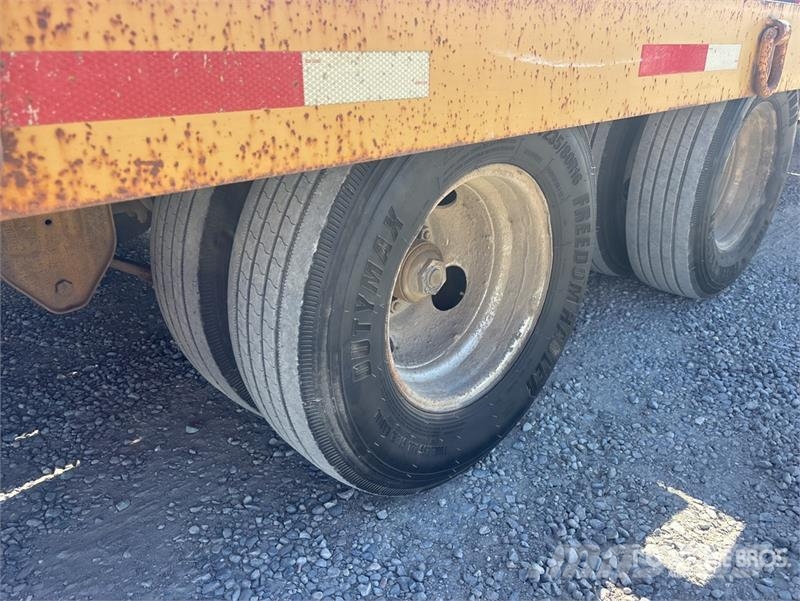 Lucon 25 ft T/A Equipment Trailer Oprijwagen