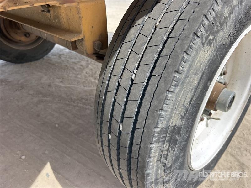Lucon 4T221TPT Pole Trailer مقطورات أخرى
