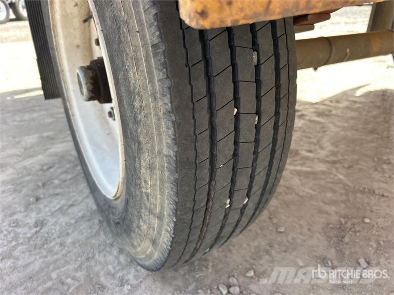 Lucon 4T221TPT Pole Trailer مقطورات أخرى