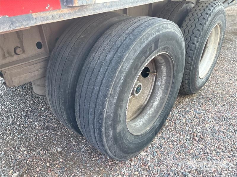 Lufkin 48 ft T/A Flatbed Trailer Valníky