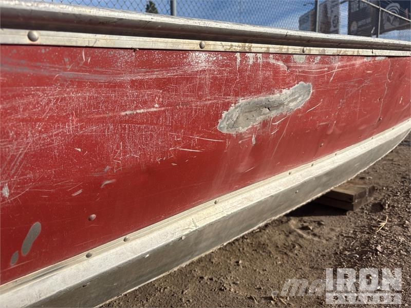  LUND 16 ft Fishing Boat Човни / баржі