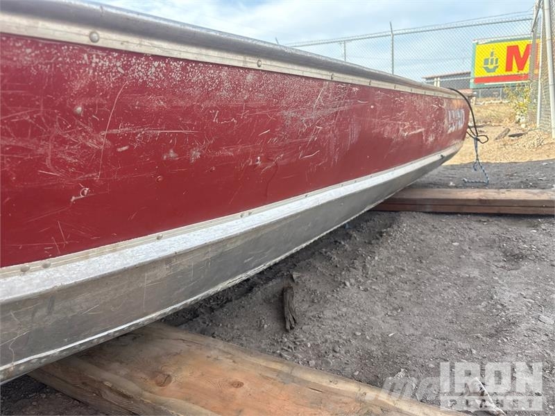  LUND 16 ft Fishing Boat Човни / баржі