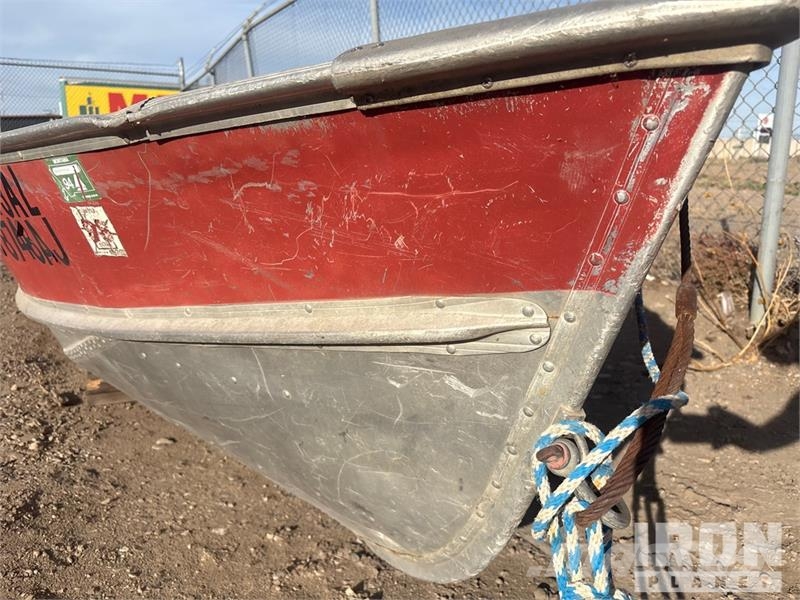  LUND 16 ft Fishing Boat Човни / баржі