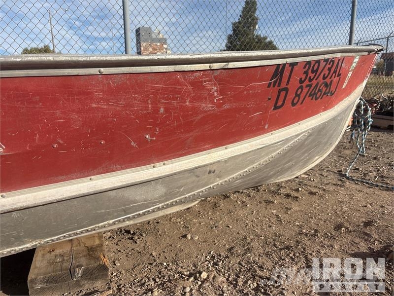  LUND 16 ft Fishing Boat Човни / баржі