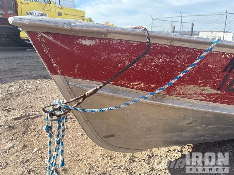  LUND 16 ft Fishing Boat Човни / баржі