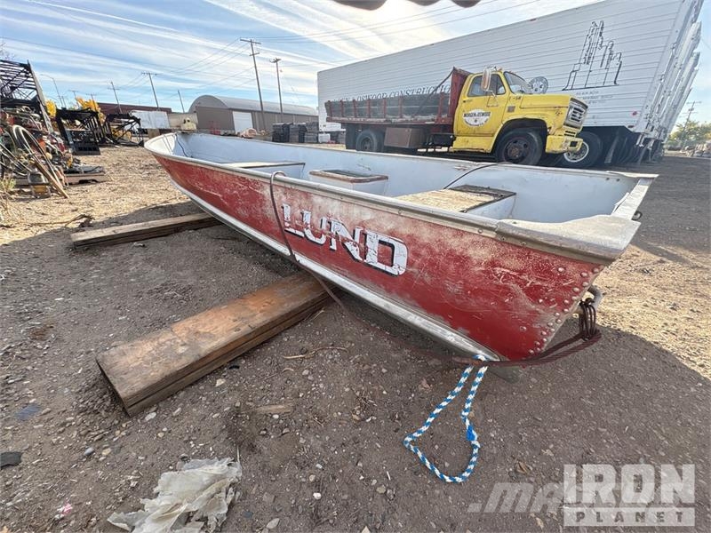  LUND 16 ft Fishing Boat Човни / баржі